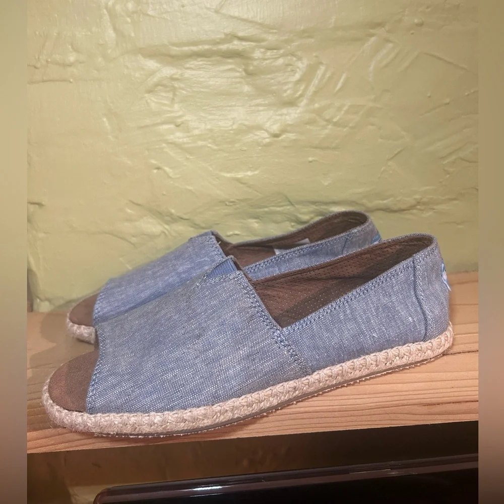 TOMS‎ Denim Blue Slip-On Shoes